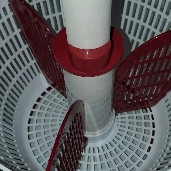 KitchenAid Salad Spinner Fruit Cleaner Mixer RED Complete w 3 Dividers & Cap - Picture 4 of 6